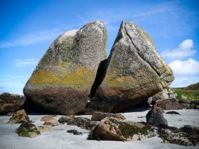 Split boulder on Fionnphort beach