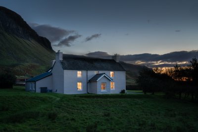 A cosy retreat in the true wilds of the Hebrides, Balmeanach Farmhouse brings luxury to the wilderness
