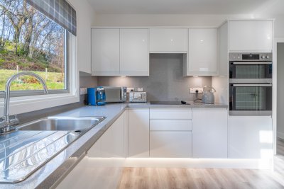 Cook up a storm in the high-spec, contemporary kitchen