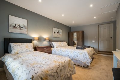 Twin bedroom 