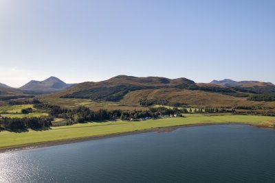 Faoileann Ghlas's stunning location on the east coast at Glenforsa