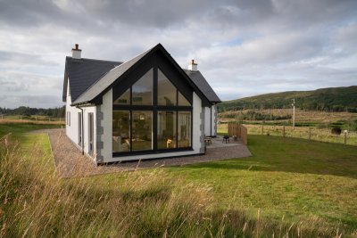 Kilbeg Lodge sits in fully enclosed gardens