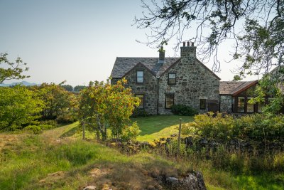 Kilpatrick Farmhouse is set in rural surrounds with a charming garden