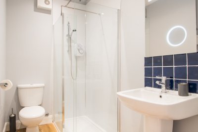 Modern bathroom in Lismore