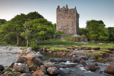 Pay a visit to the ruins of Moy Castle at Lochbuie