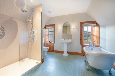 Spacious bathroom for the master double (located across the landing from the double bedrrom)