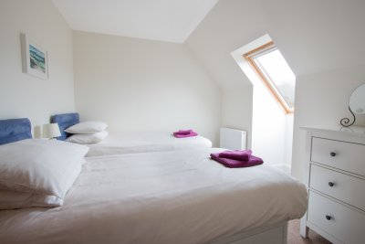 Twin bedroom at Puffin Cottage