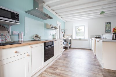 Bright kitchen well equipped for self catering