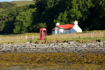 Stunning location on the shore of Loch Spelve