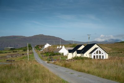 Tigh Buidhe and Tigh Beag on the single-track road from Bunessan to Ardtun