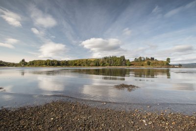 The east coast of the island, and ruins of Aros Castle, are within a short drive