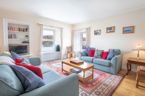 Living room with amazing views in Ulva apartment