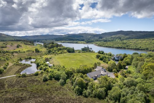 Mucmara Lodge will wow guests with its stunning surrounds, with Loch Cuin and the Quinish Estate nearby and a private loch in the garden!